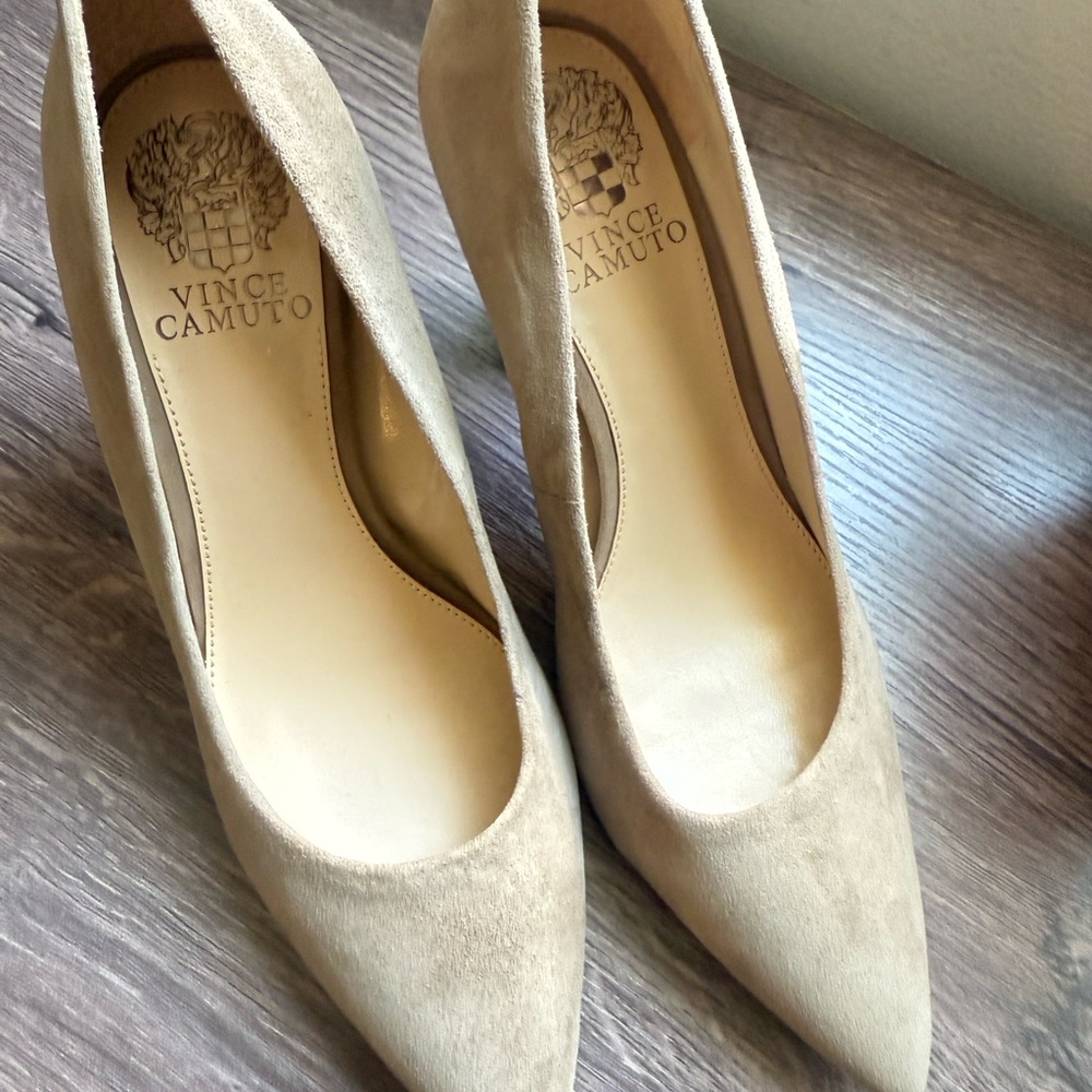Vince Camuto Women's Tan Suede Heels